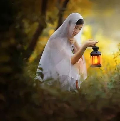 傻女人重感情，笨女人重家庭，聪明的女人重...